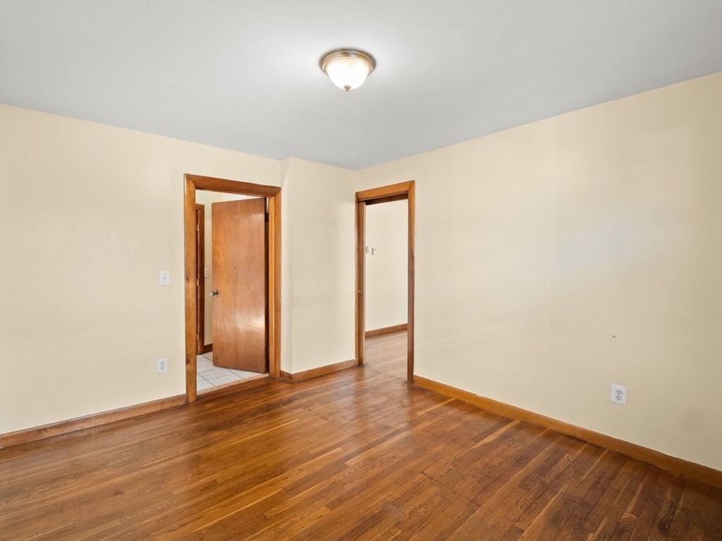 492 Metropolitan Ave