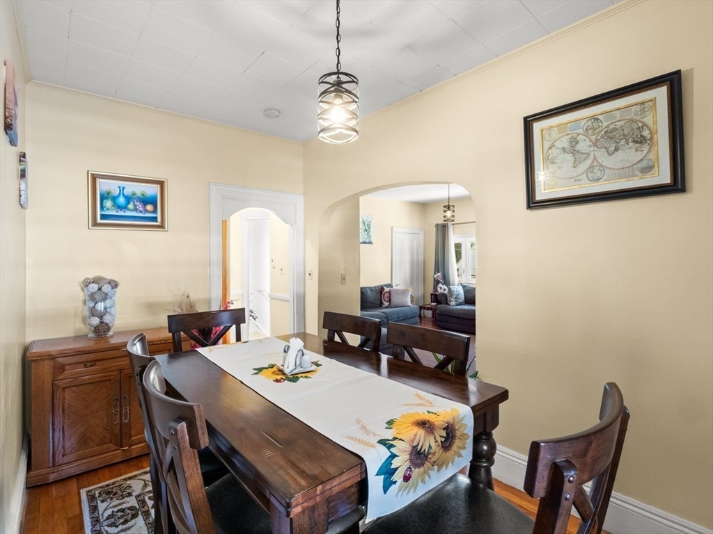 492 Metropolitan Ave