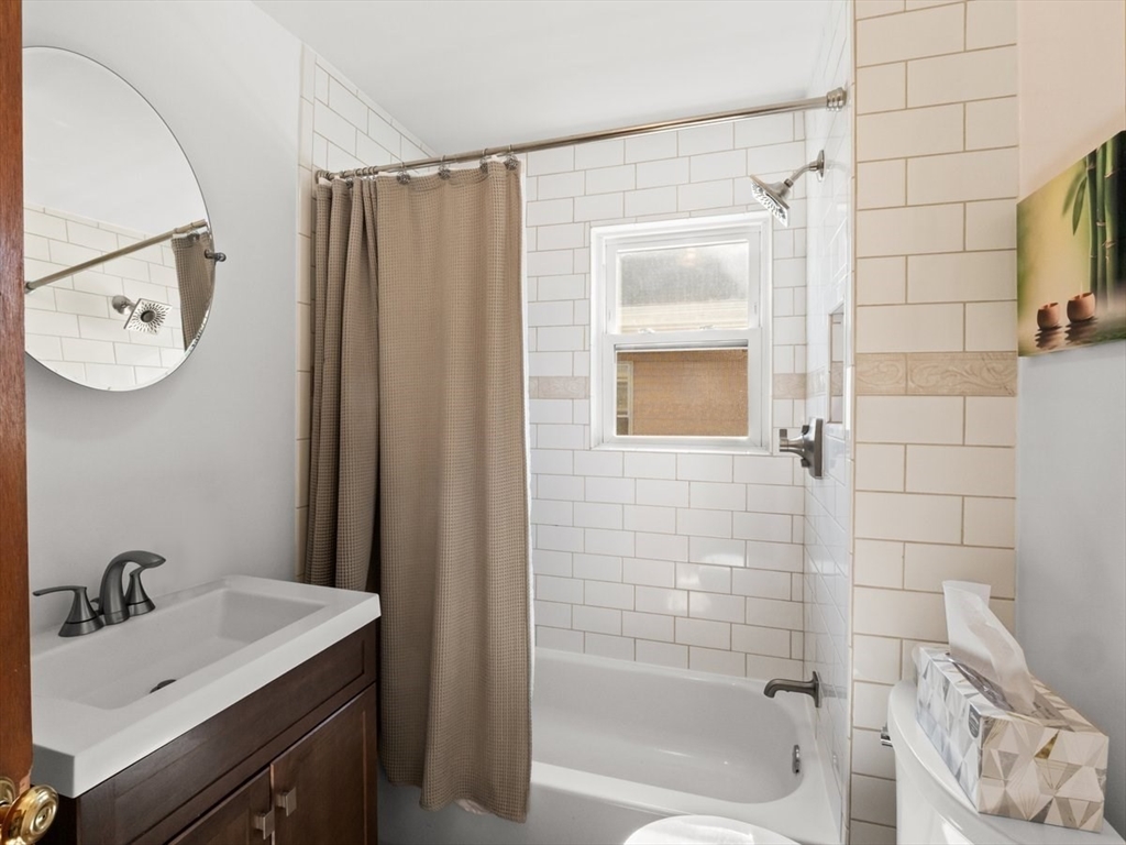 492 Metropolitan Ave