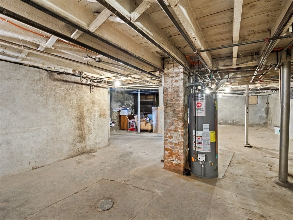 492 Metropolitan Ave