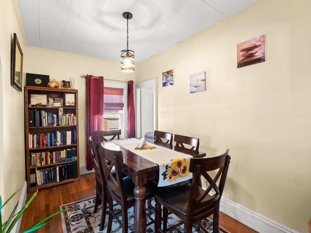 492 Metropolitan Ave