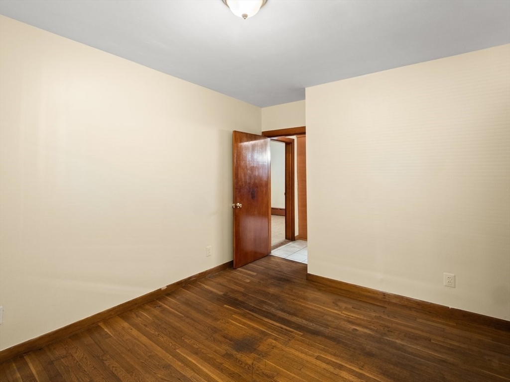 492 Metropolitan Ave