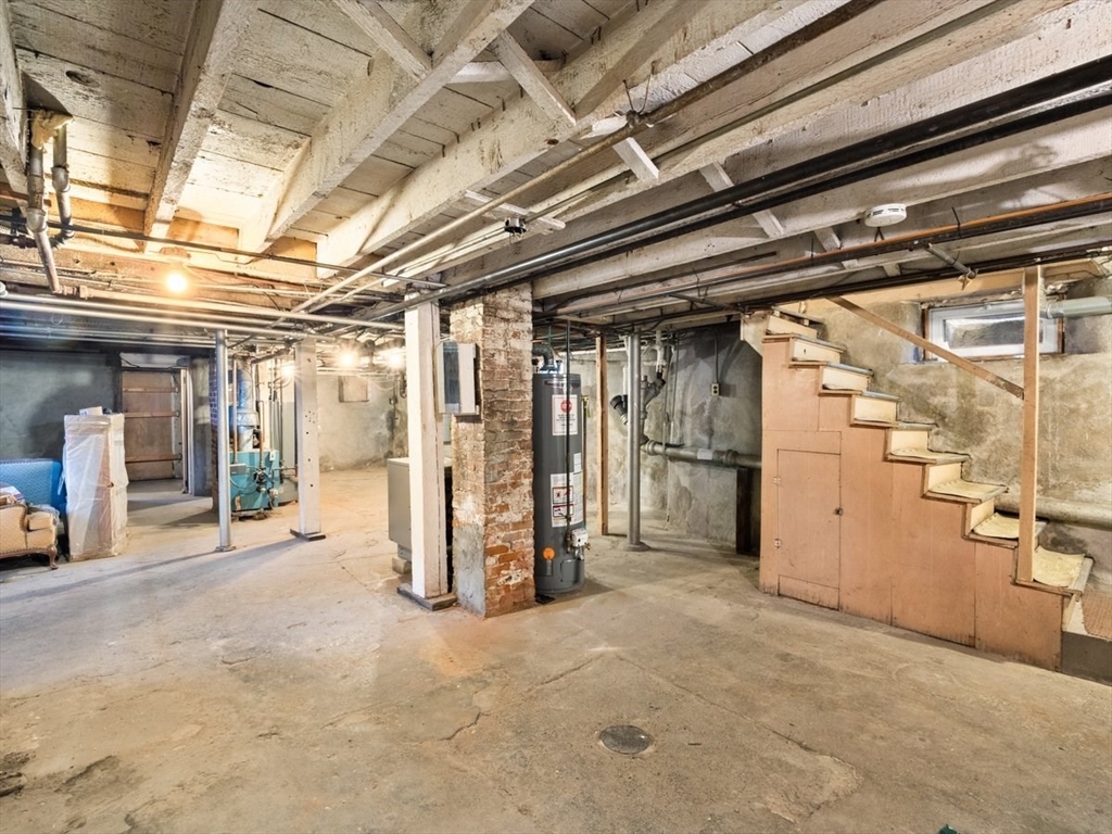 492 Metropolitan Ave