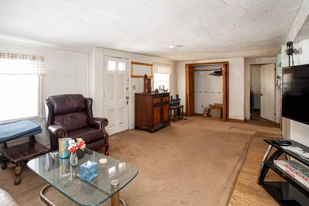 76 Foundry St