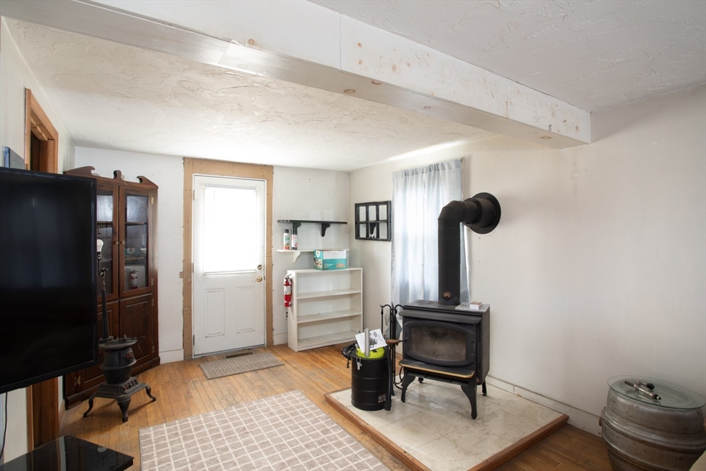 76 Foundry St