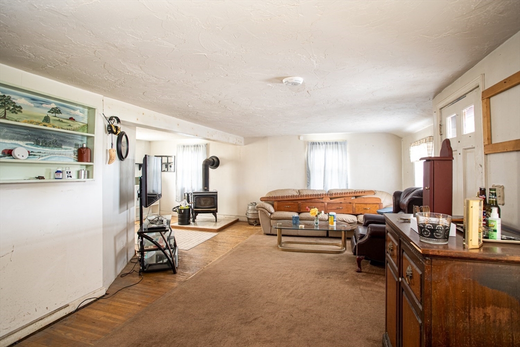 76 Foundry St