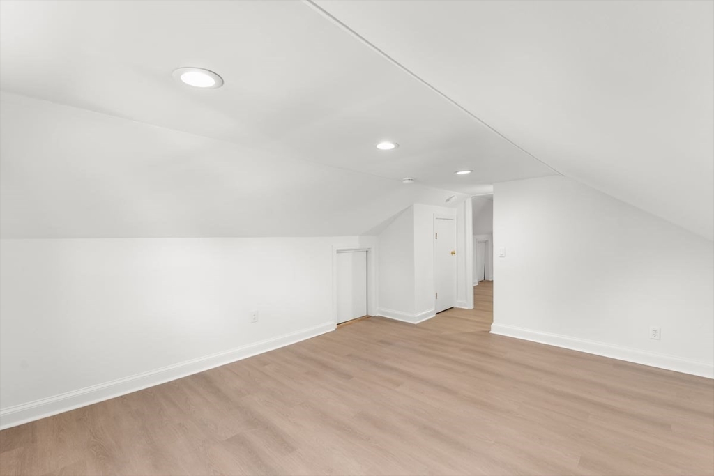 26 Lamb St