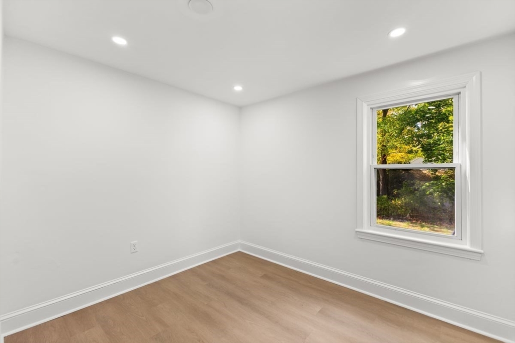 26 Lamb St
