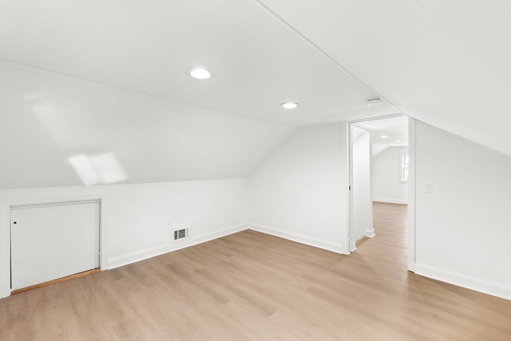 26 Lamb St