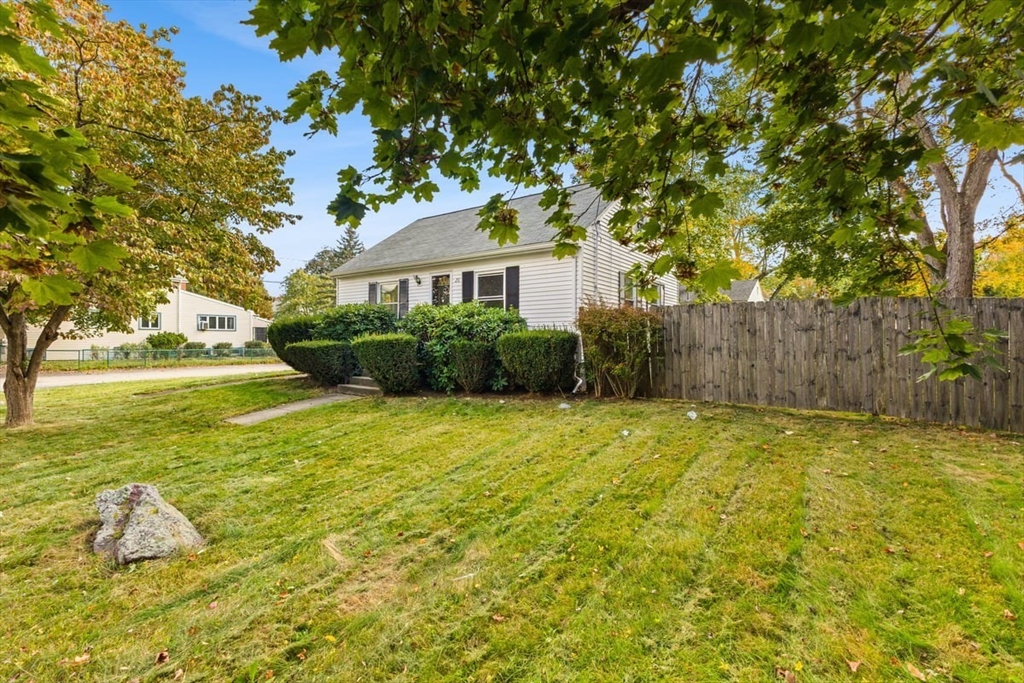 26 Lamb St