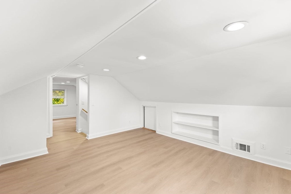 26 Lamb St