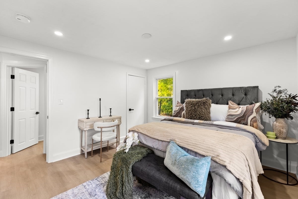 26 Lamb St