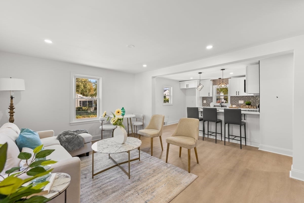 26 Lamb St