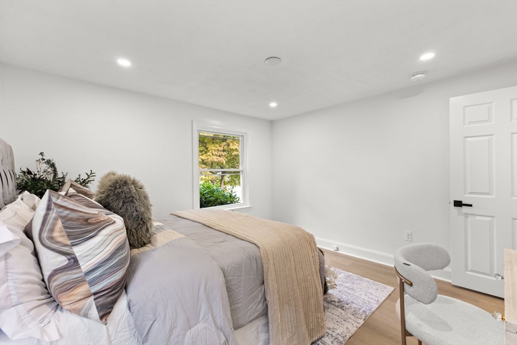 26 Lamb St