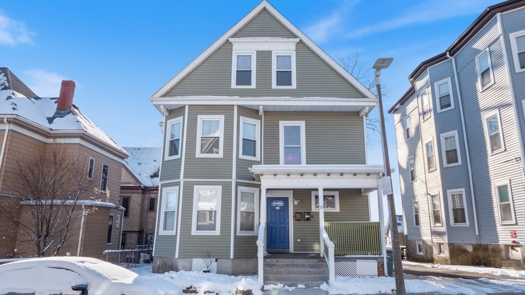 32 Robinson St # 1