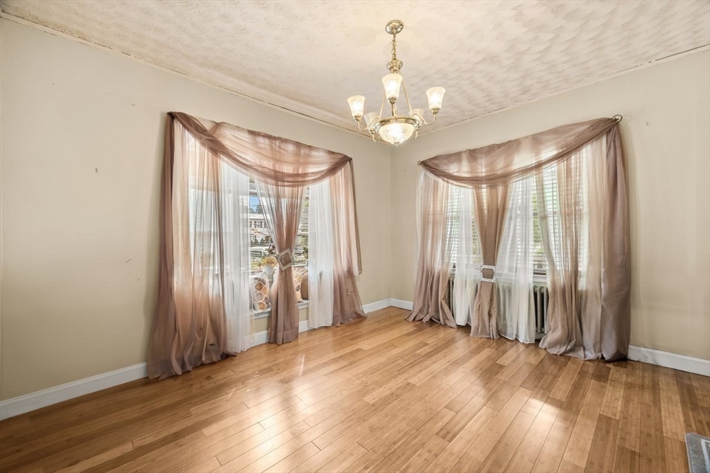 7 Hopewell Rd
