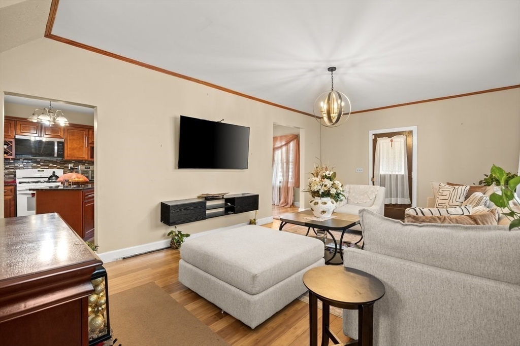 7 Hopewell Rd