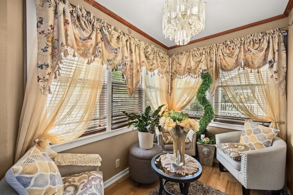 7 Hopewell Rd