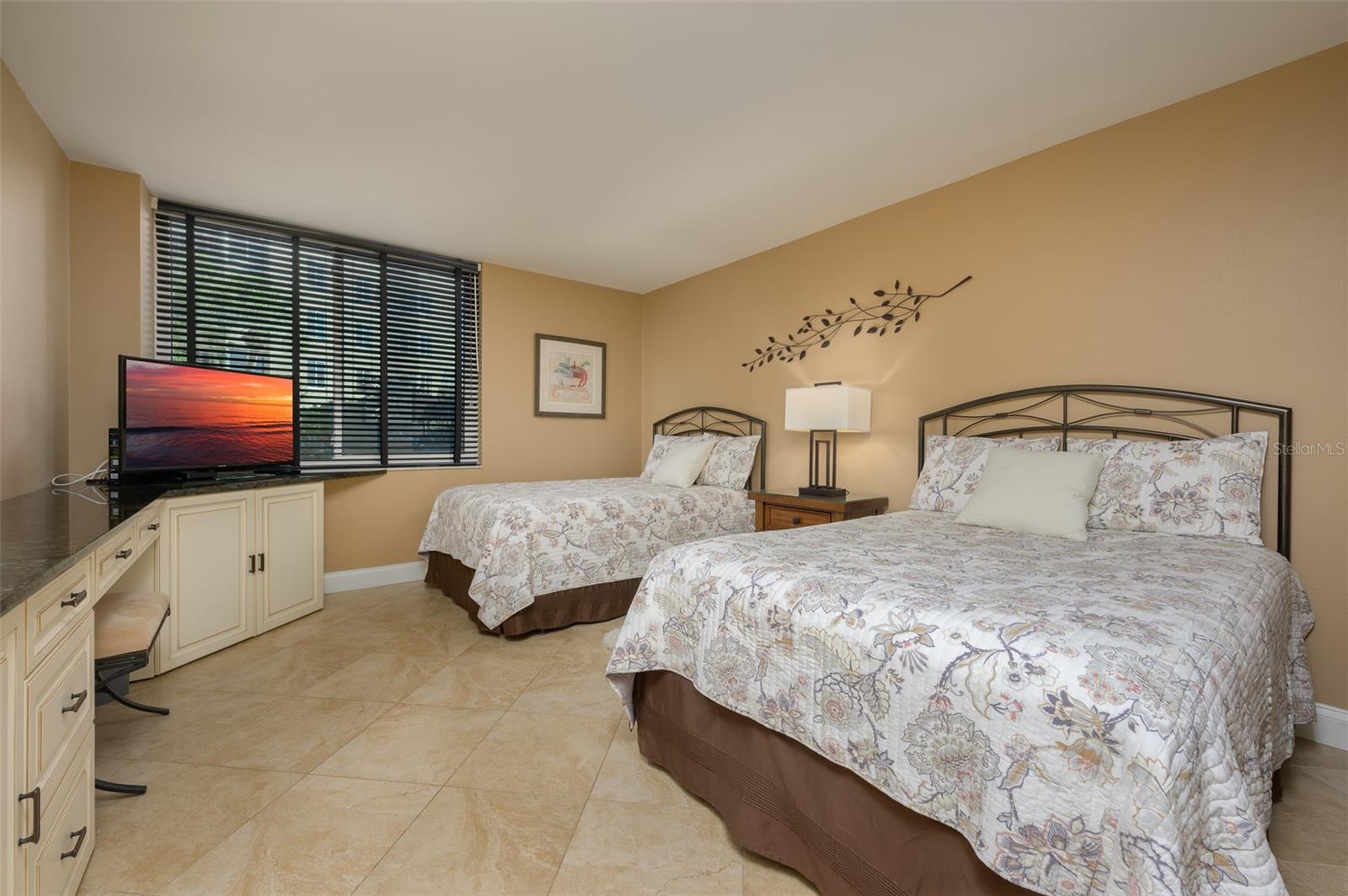 5920 MIDNIGHT PASS RD #104