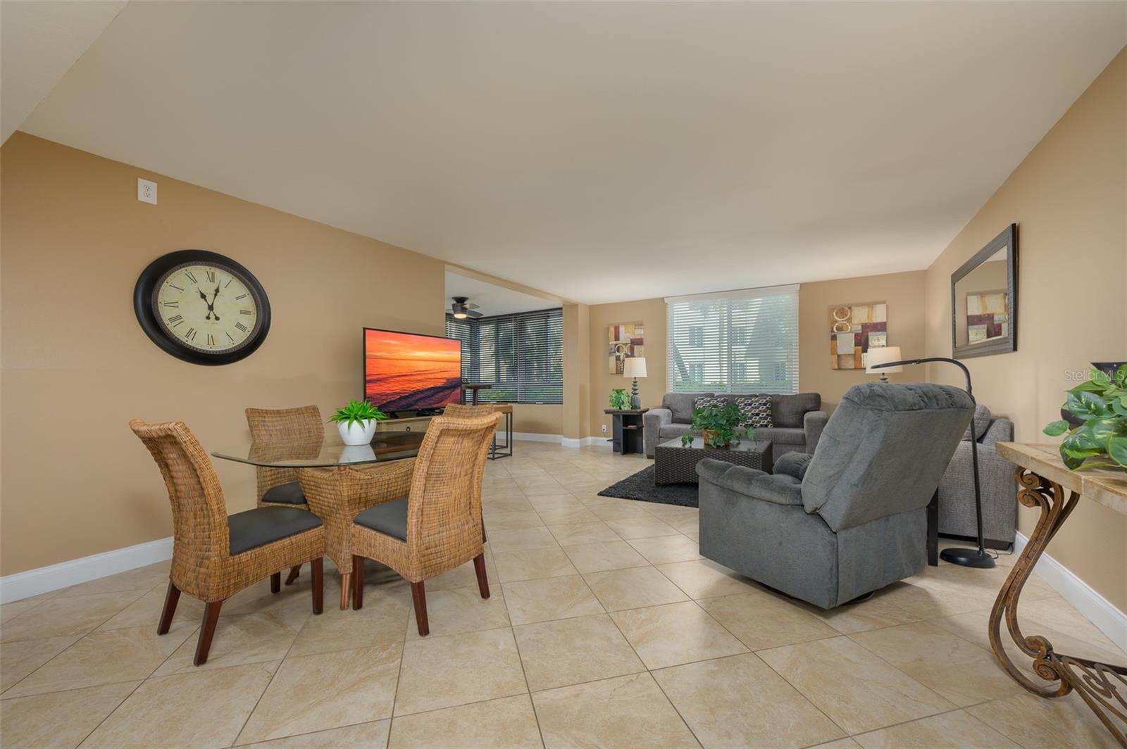 5920 MIDNIGHT PASS RD #104