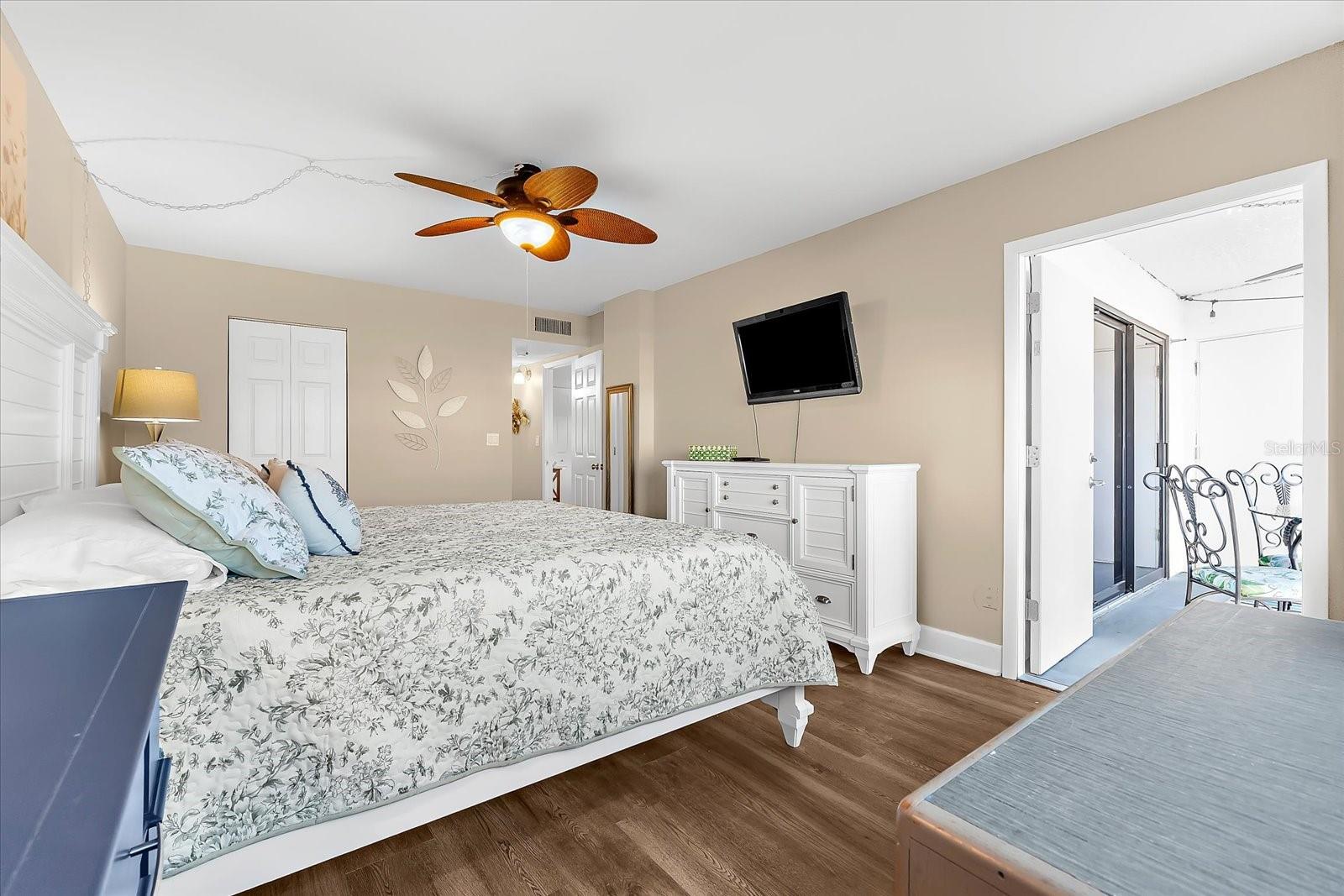 5855 MIDNIGHT PASS RD #311