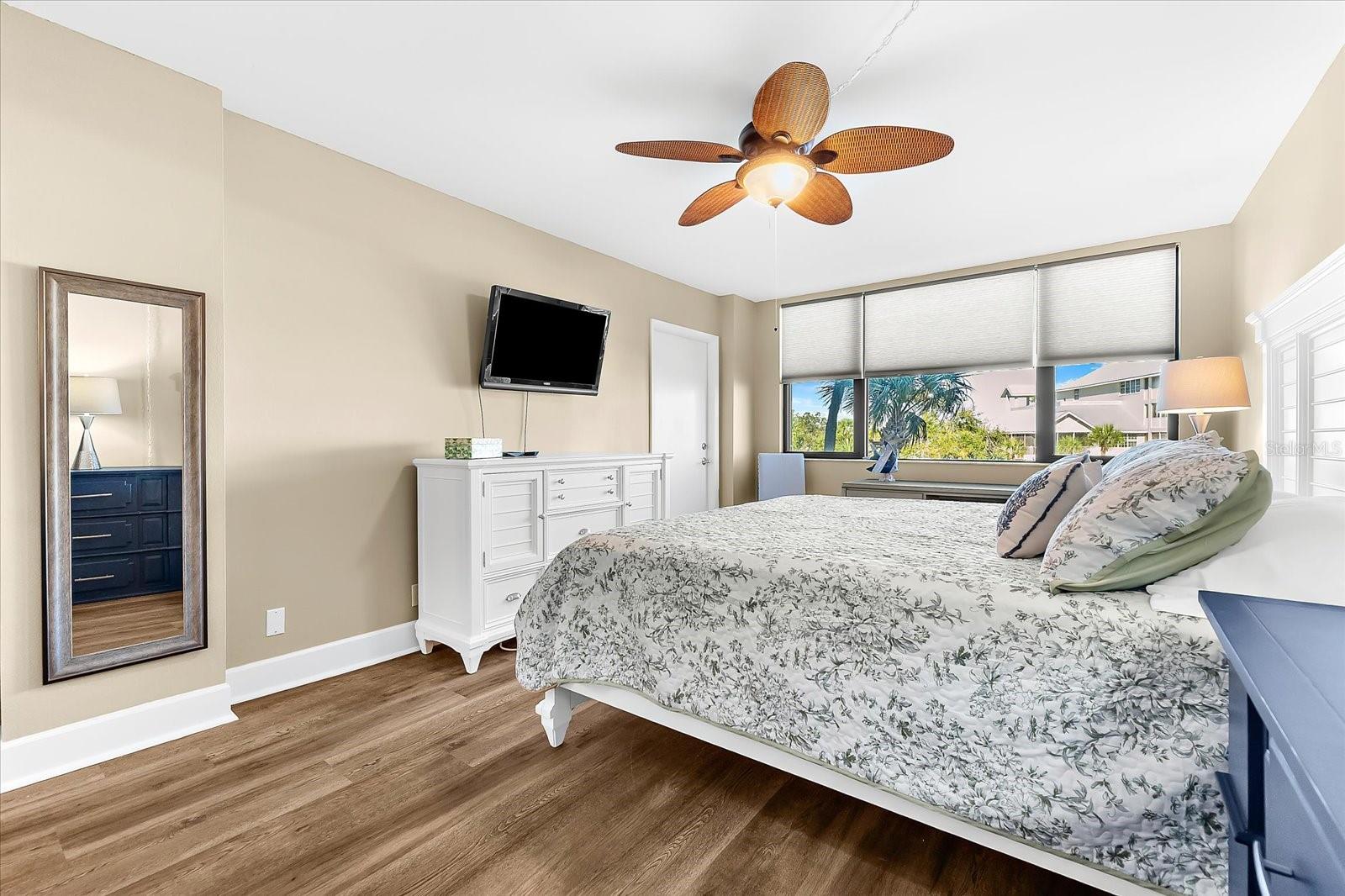 5855 MIDNIGHT PASS RD #311