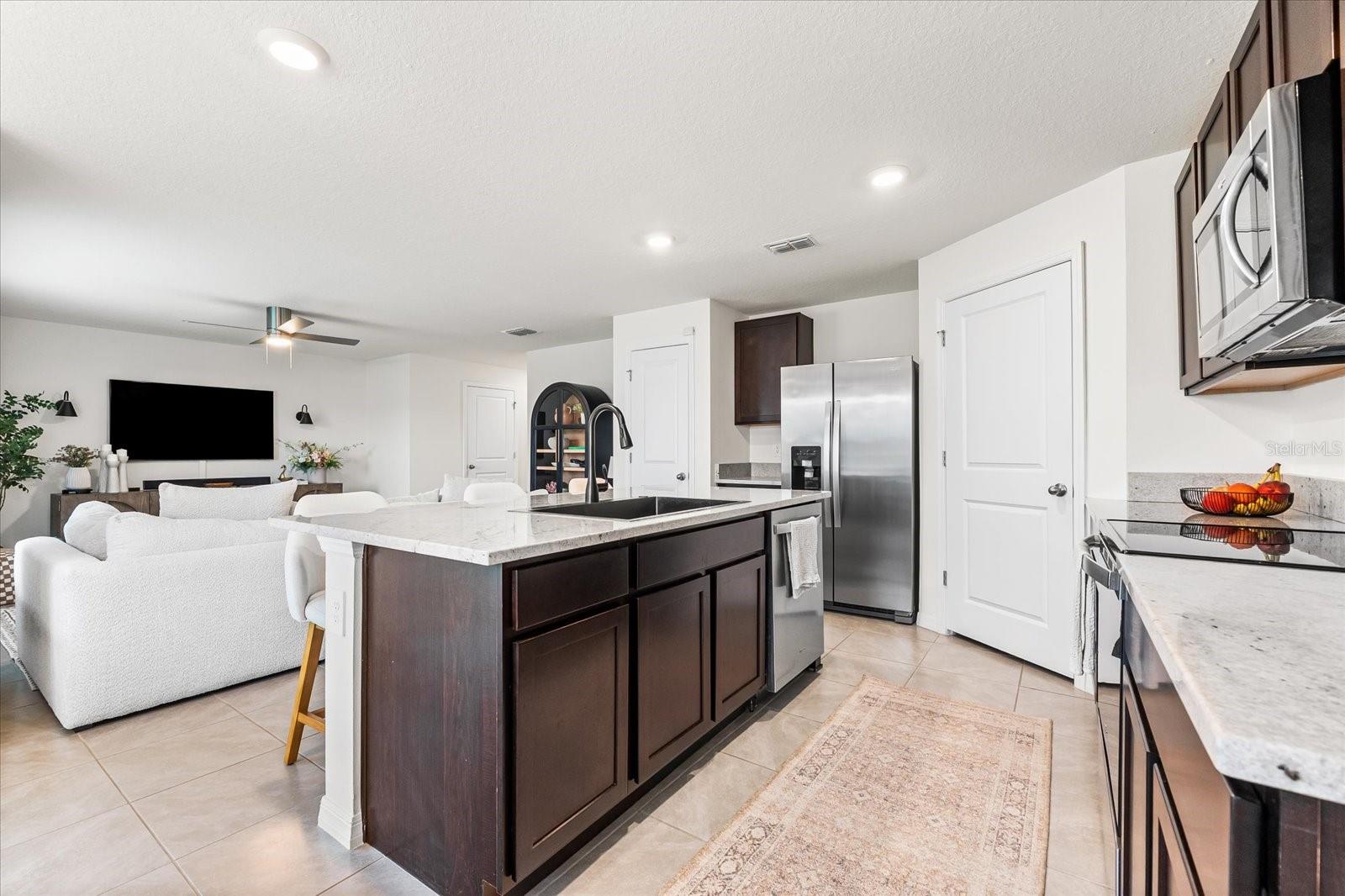 2923 ROCK SOUND ST