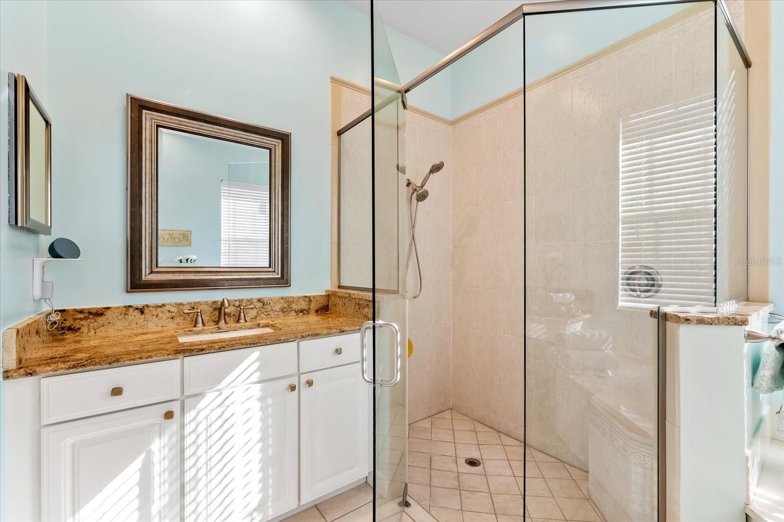 4941 BRIDGEHAMPTON BLVD