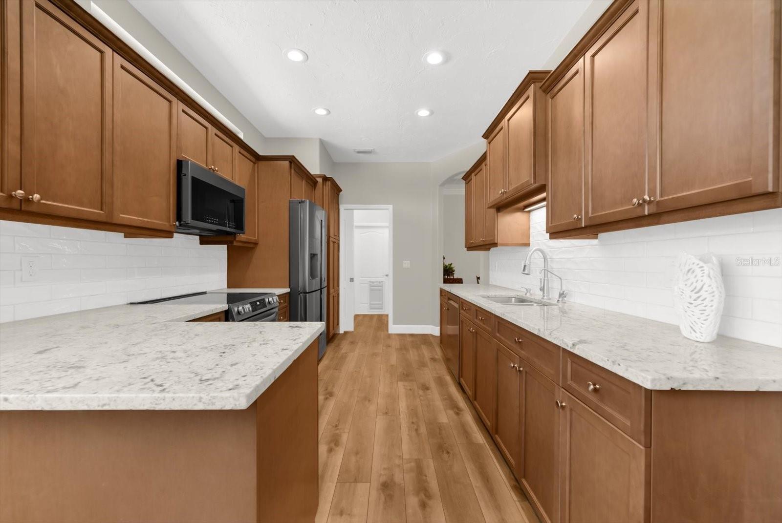 4497 EDINBRIDGE CIR #19