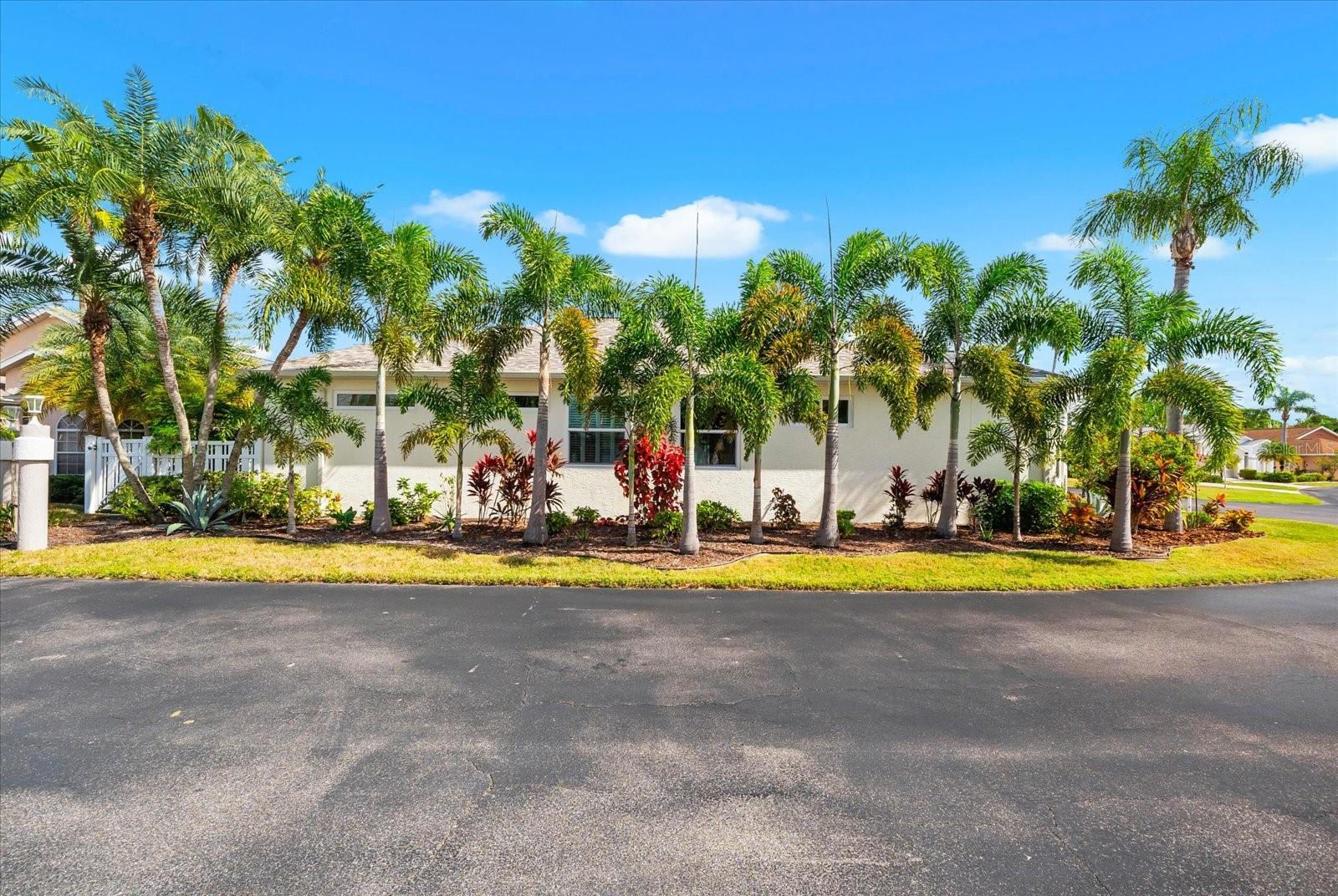 4497 EDINBRIDGE CIR #19