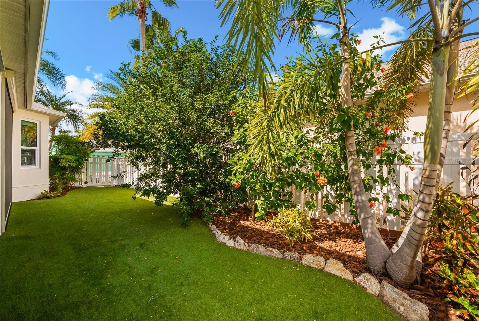 4497 EDINBRIDGE CIR #19