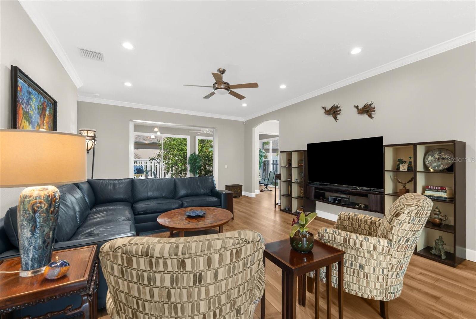 4497 EDINBRIDGE CIR #19