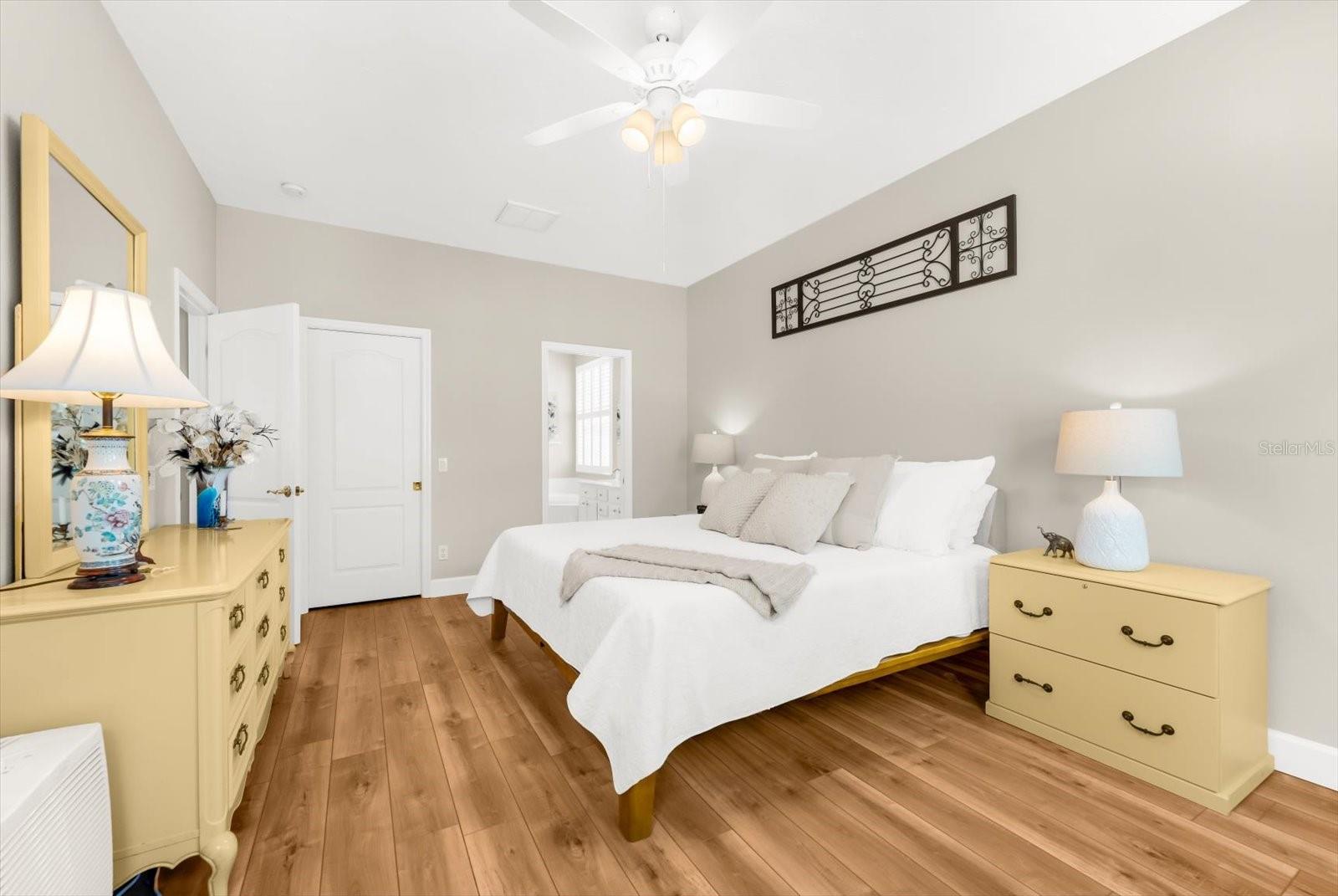 4497 EDINBRIDGE CIR #19