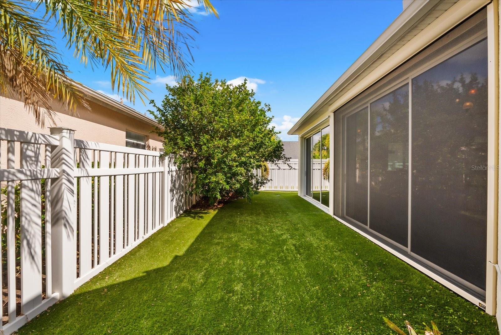 4497 EDINBRIDGE CIR #19