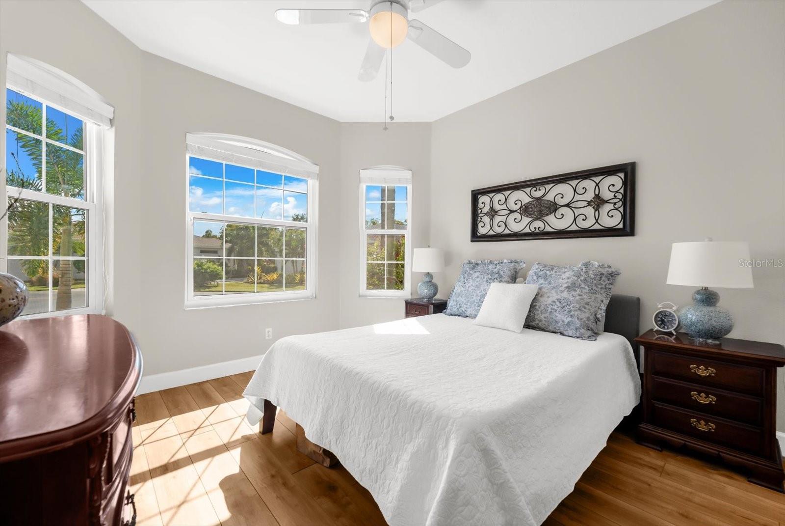 4497 EDINBRIDGE CIR #19