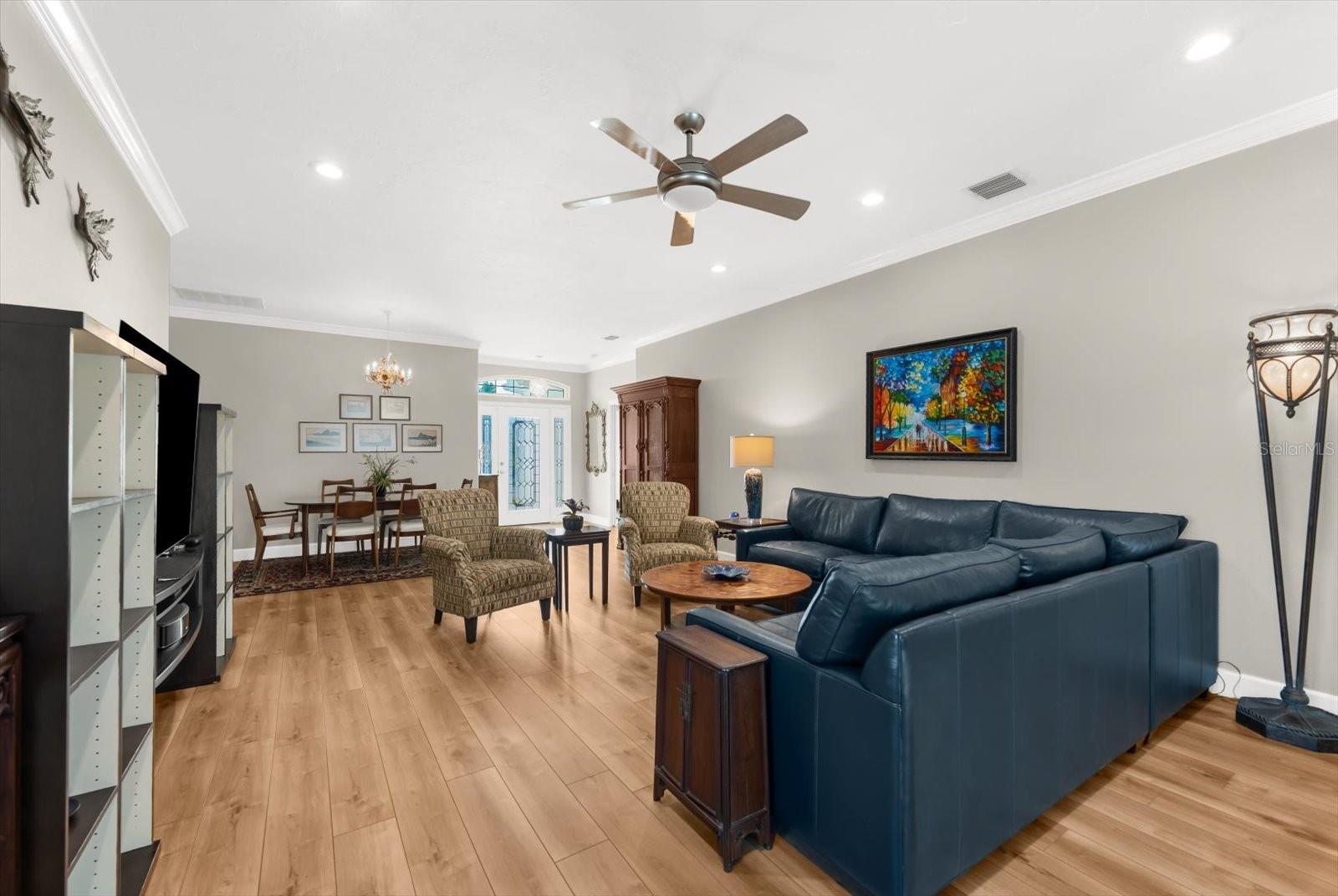 4497 EDINBRIDGE CIR #19