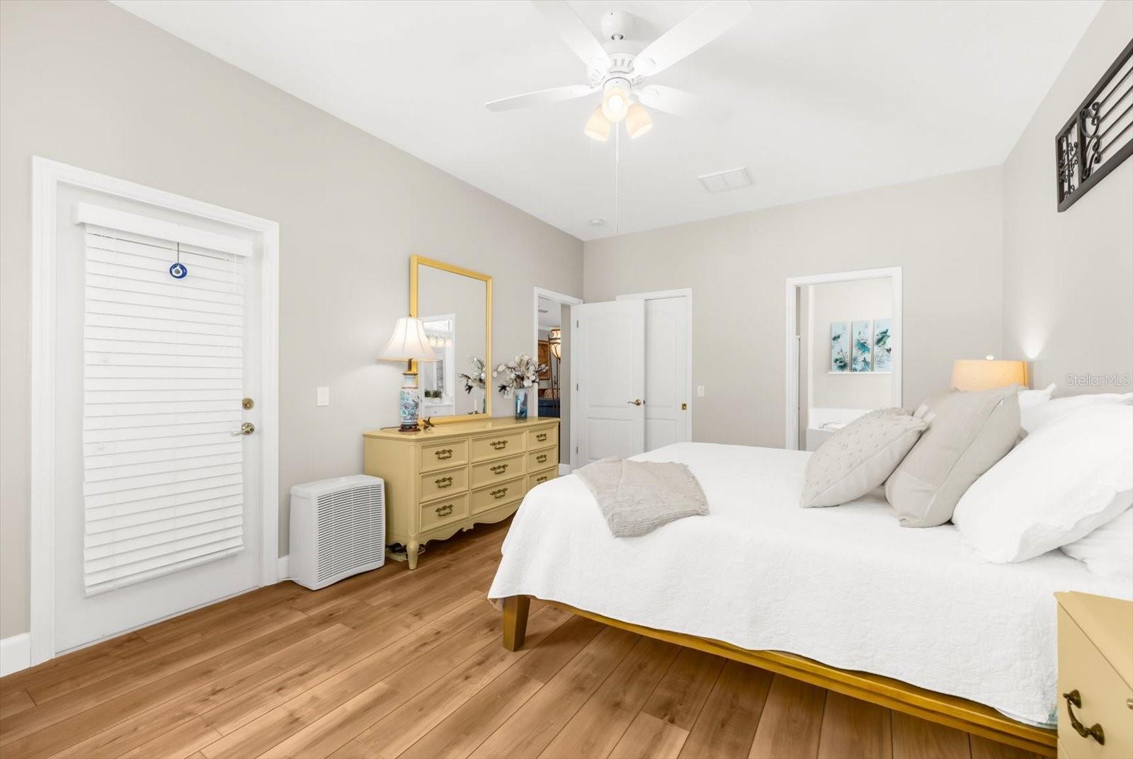 4497 EDINBRIDGE CIR #19