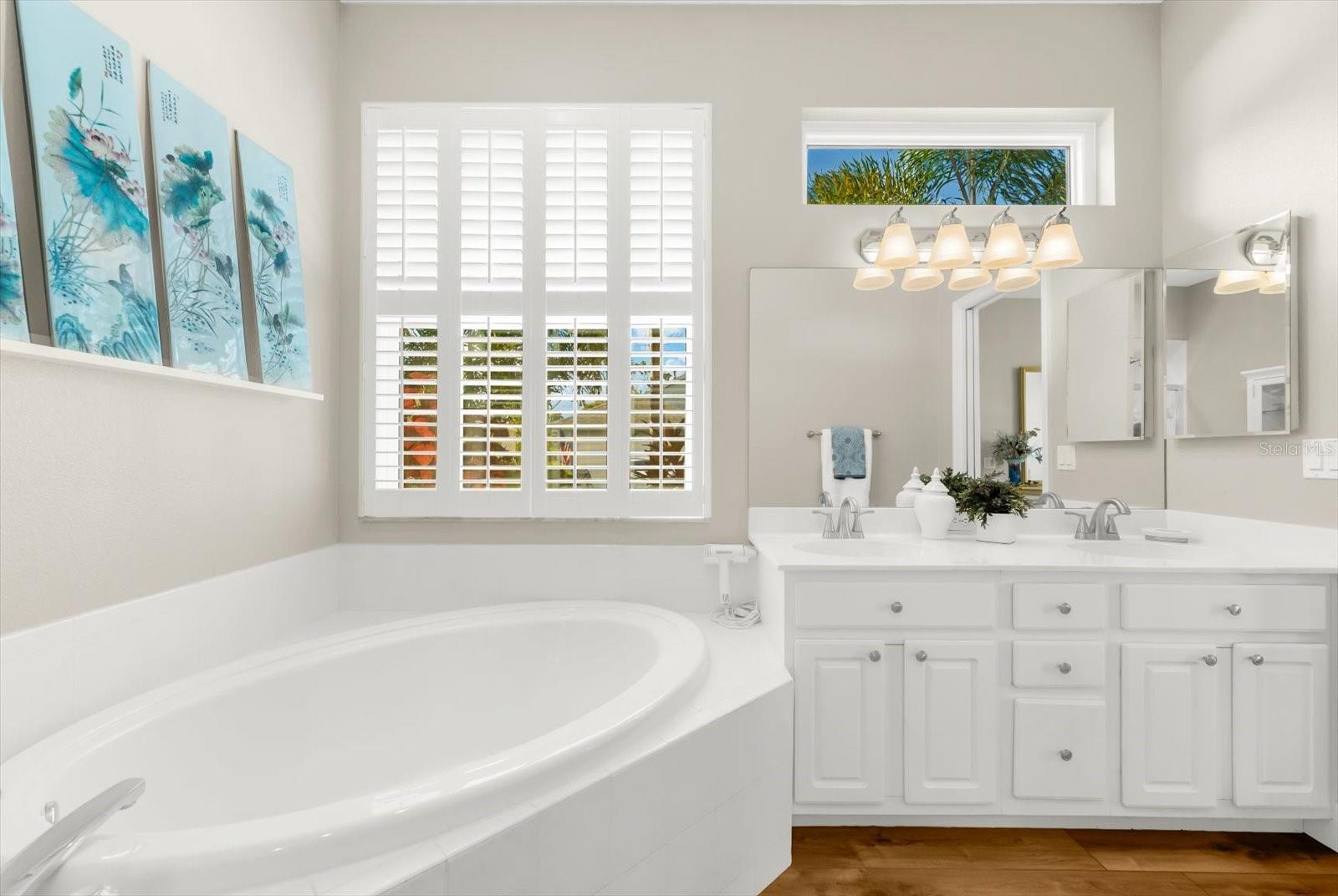 4497 EDINBRIDGE CIR #19