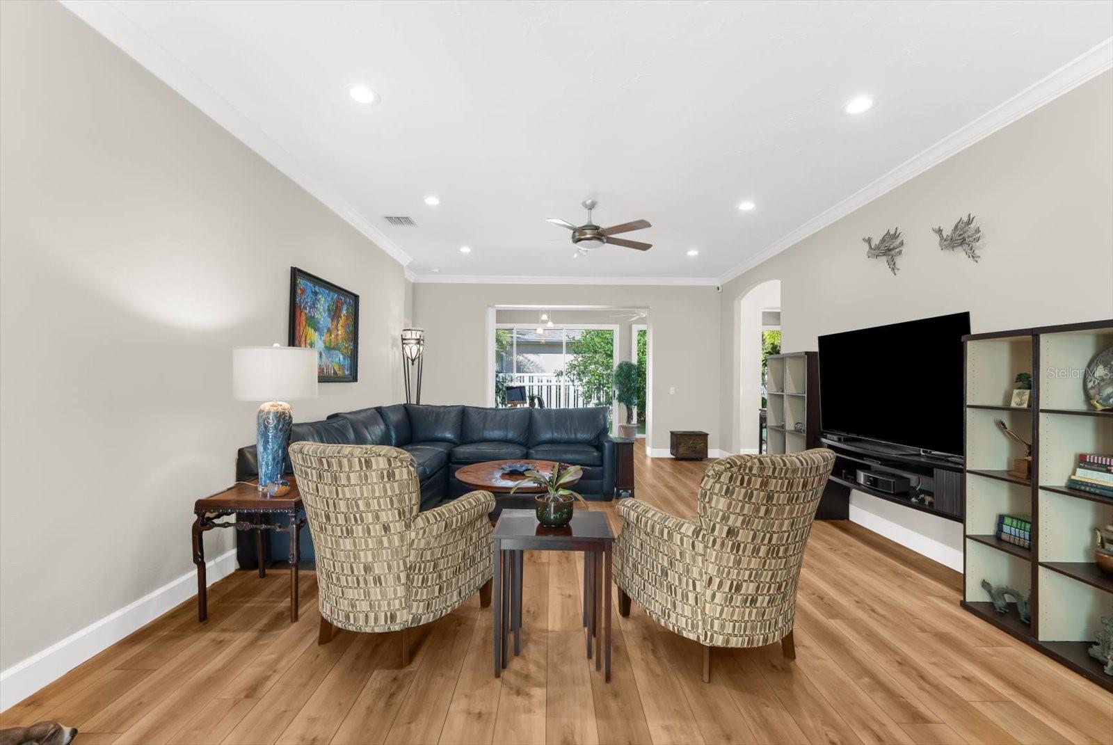 4497 EDINBRIDGE CIR #19