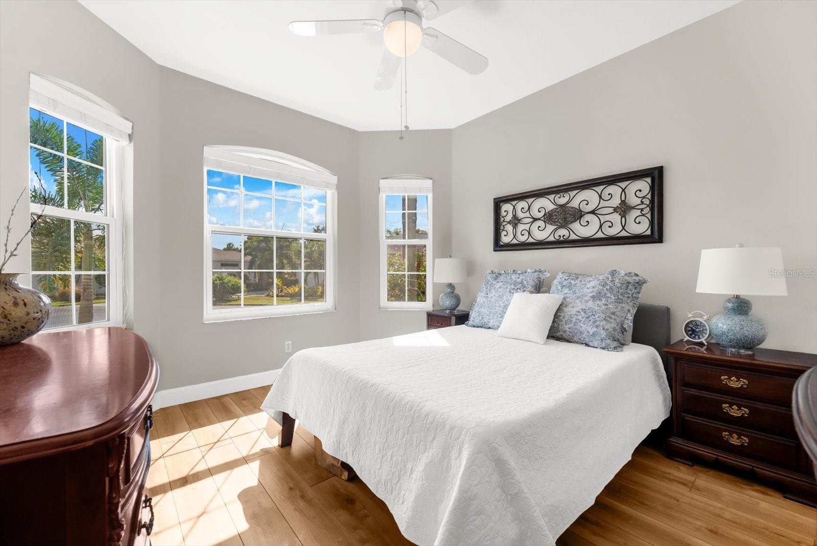 4497 EDINBRIDGE CIR #19