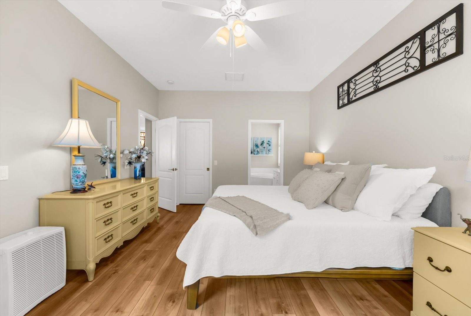 4497 EDINBRIDGE CIR #19