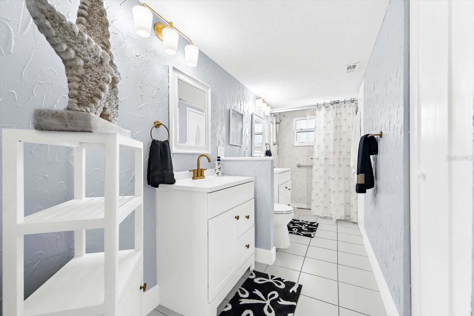 9393 MIDNIGHT PASS RD #703