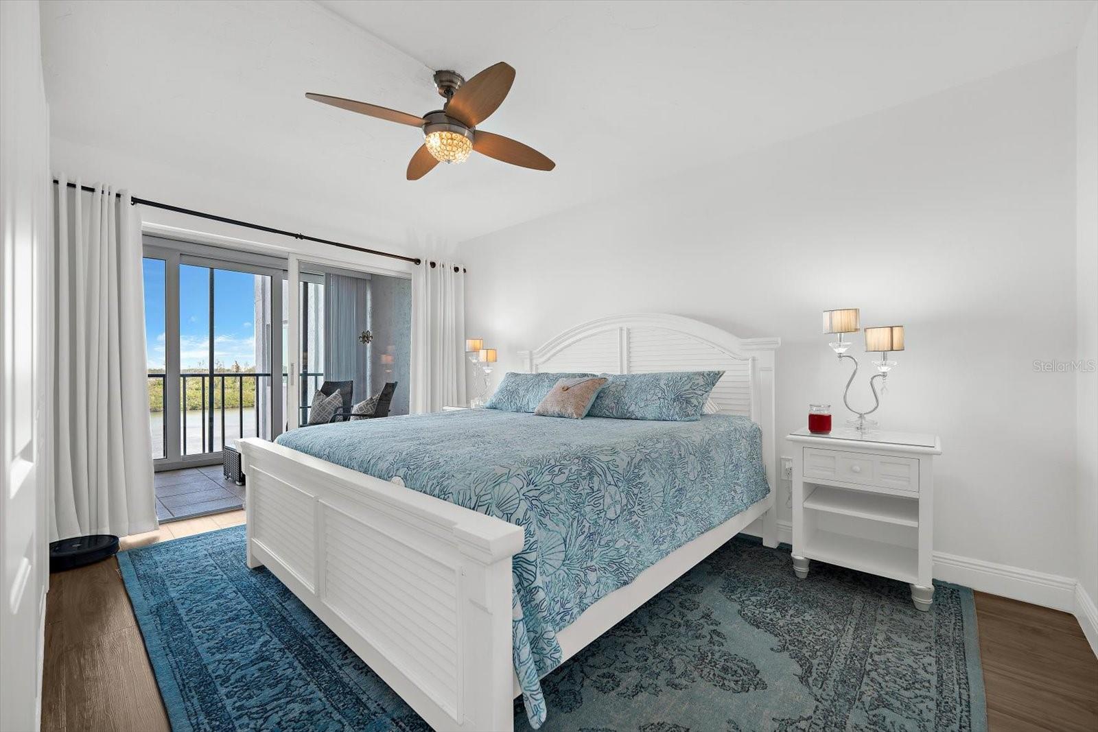 9393 MIDNIGHT PASS RD #703