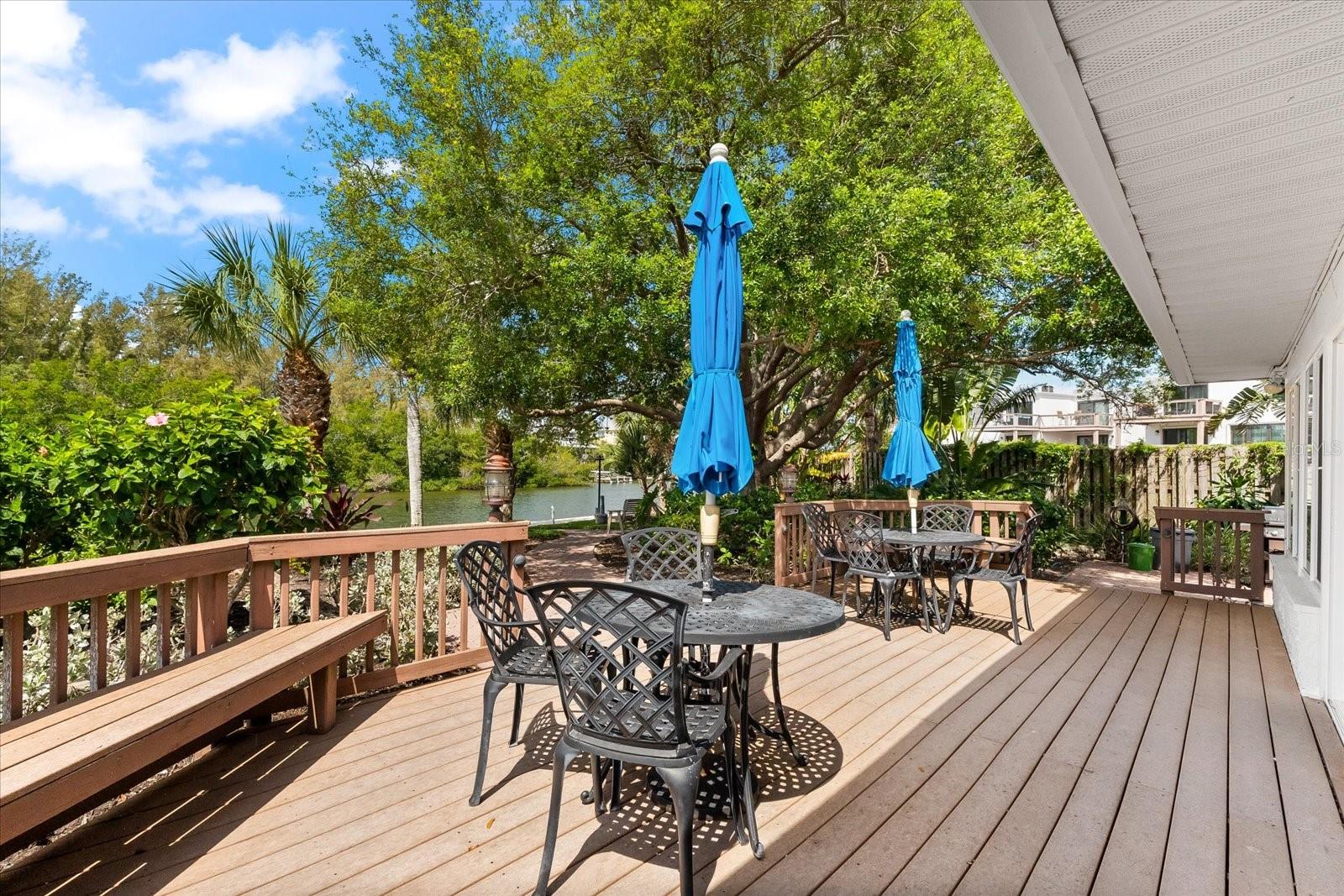 9393 MIDNIGHT PASS RD #703