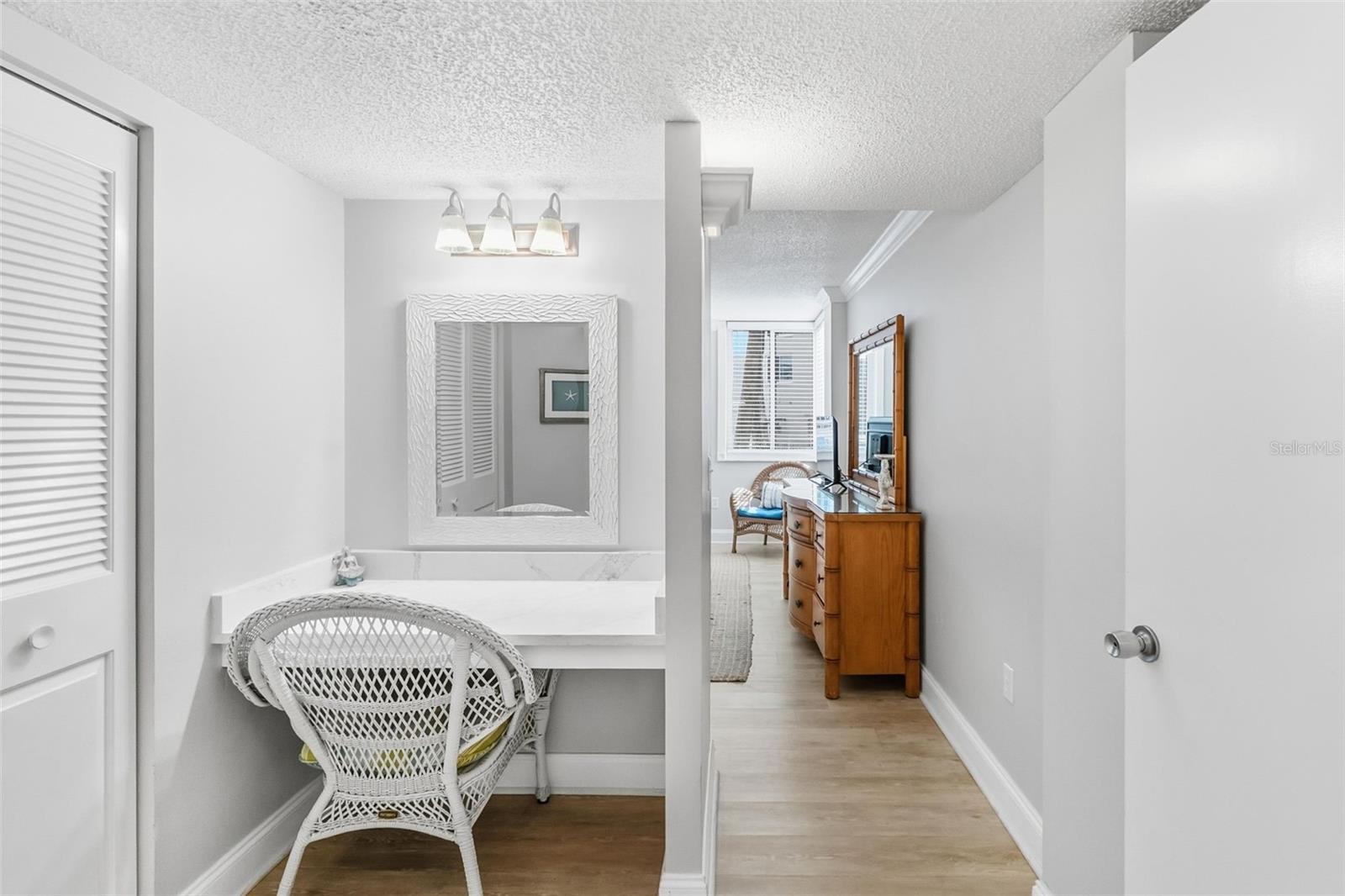 5916 MIDNIGHT PASS RD #W102