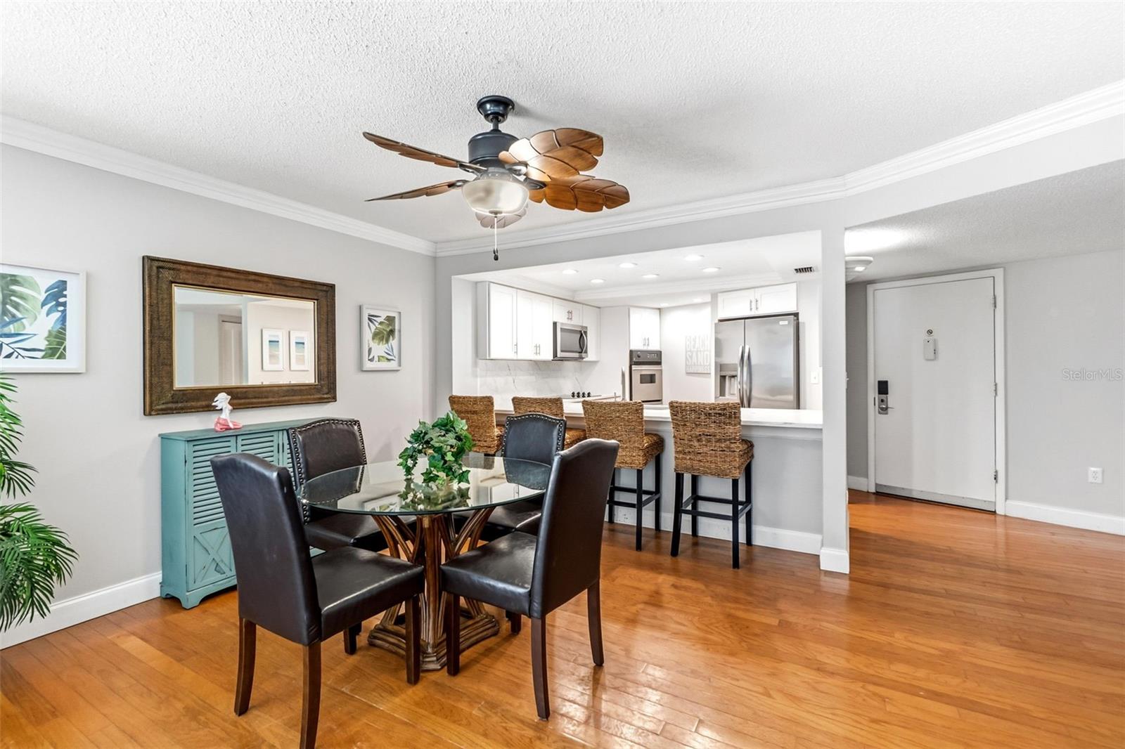 5916 MIDNIGHT PASS RD #W102