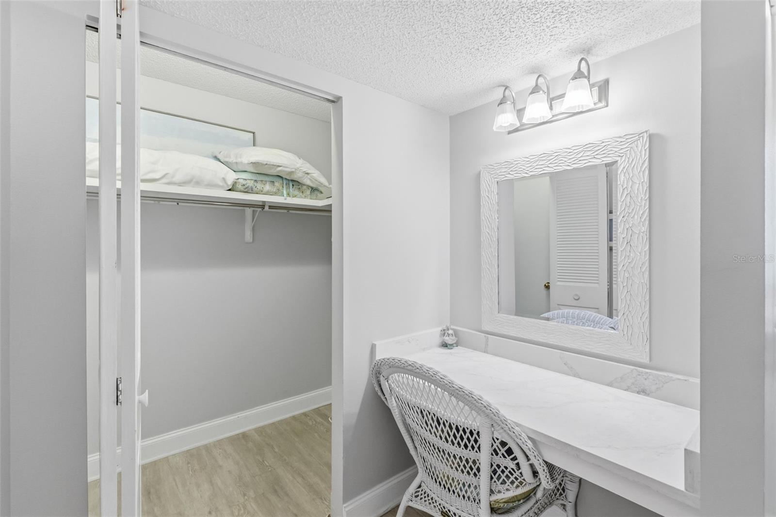 5916 MIDNIGHT PASS RD #W102