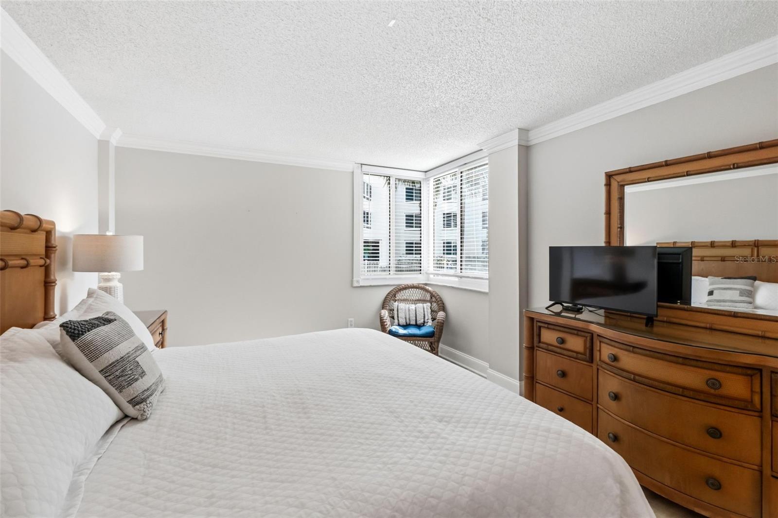 5916 MIDNIGHT PASS RD #W102