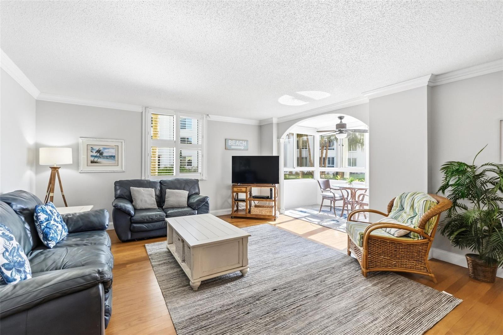 5916 MIDNIGHT PASS RD #W102