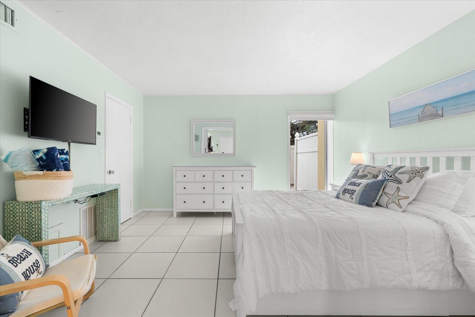 5955 MIDNIGHT PASS RD #4E